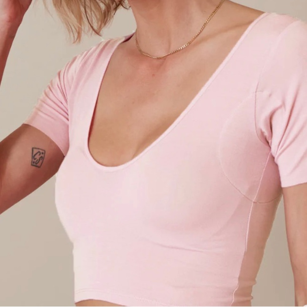 Numi sweatproof cropped undershirt